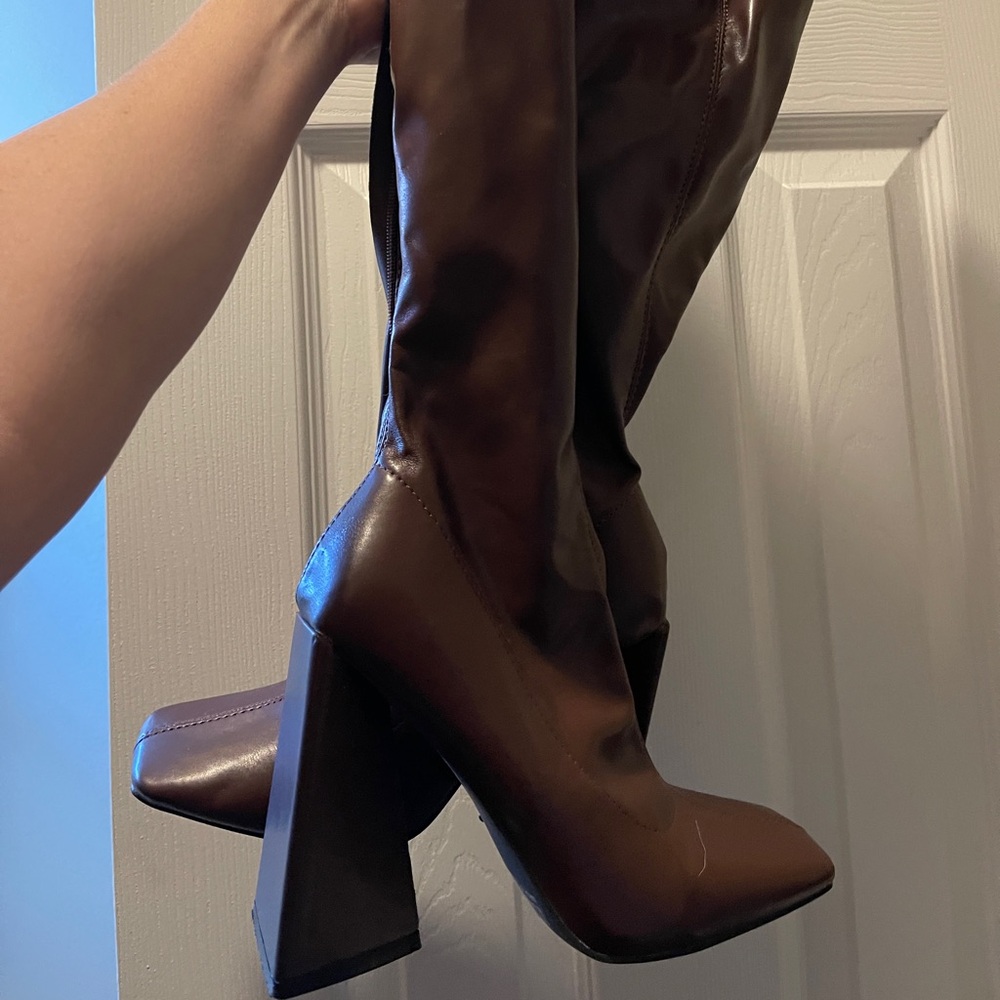 Elegant Brown Knee-High Women's Boots